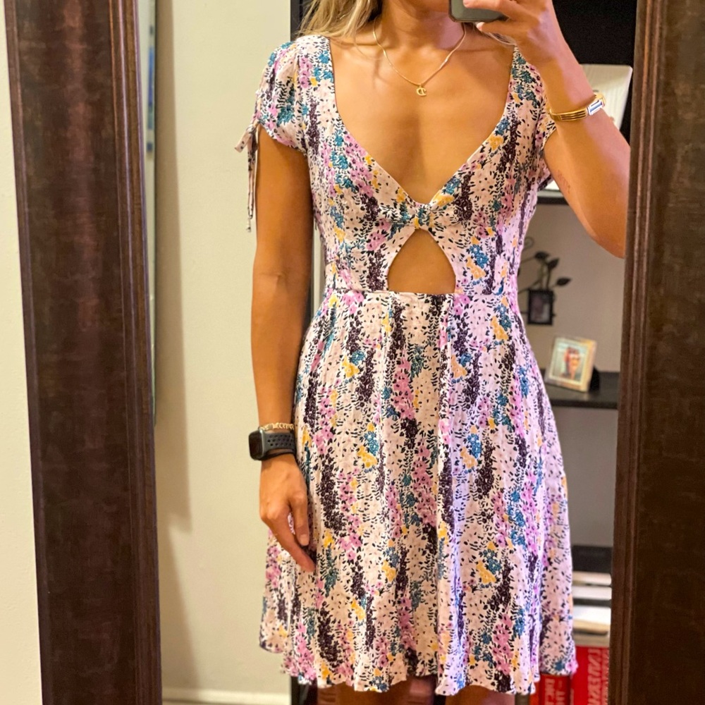 Miss Right Cream Floral Print Mini Dress 💐